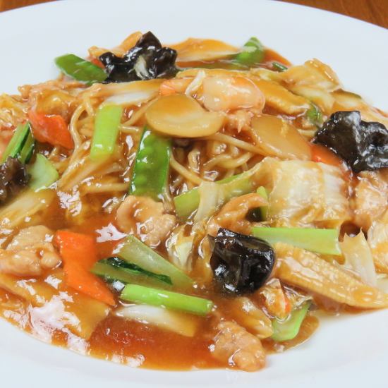 日替わりランチや担担麺セット、チャーハンセット等750円~!!