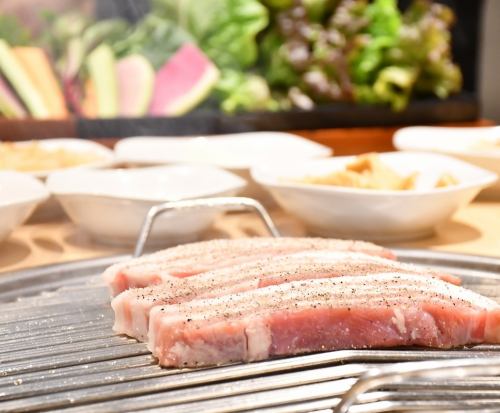 Enjoy carefully selected extra-thick Japanese pork!