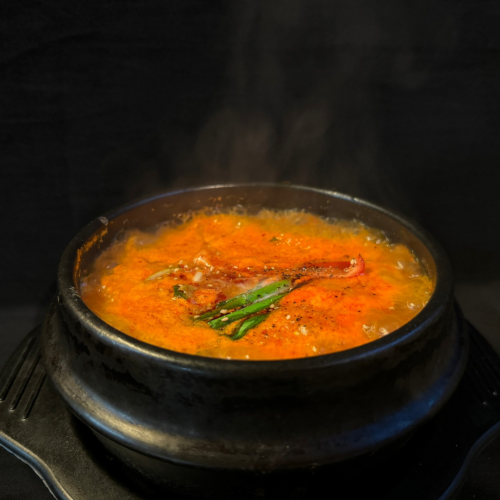 スンドゥブチゲ（純豆腐鍋）