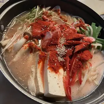 【2小時暢飲+超厚切烤五花肉+泡菜湯套餐（4人以上）】7700日圓（含稅）