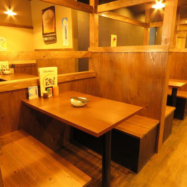 【Table seat】 It is possible to sit up to 4 people ★ Of course there are counter seats besides the table seat ♪ One person's store is welcome too ^ ^