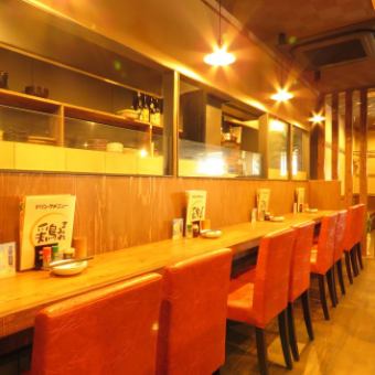 【Counter】 There are 8 seats in all.It is perfect for drinking at a couple side by side ♪ Of course one person is also welcome ★