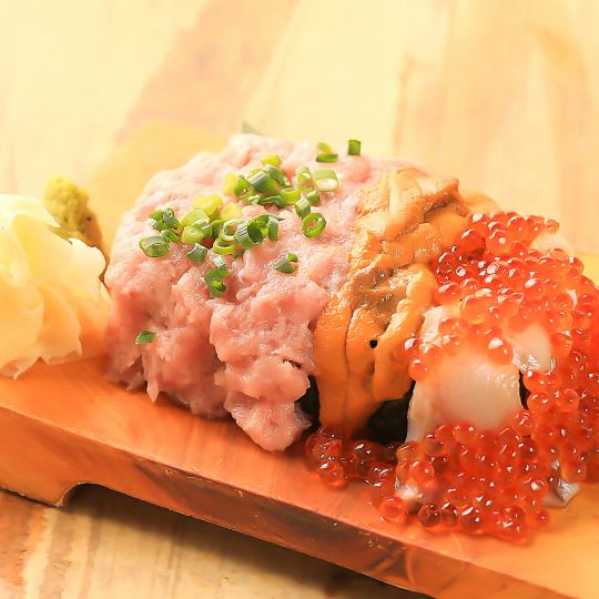 [Very popular menu] Kanaeya's special overflowing sushi