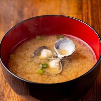 Clam miso soup and seaweed miso soup