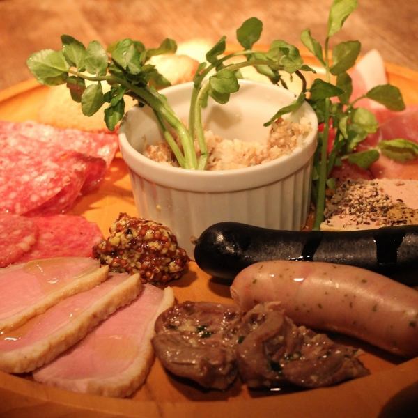 当店イチオシの大満足コース！肉三昧コース♪【3時間飲み放題付】