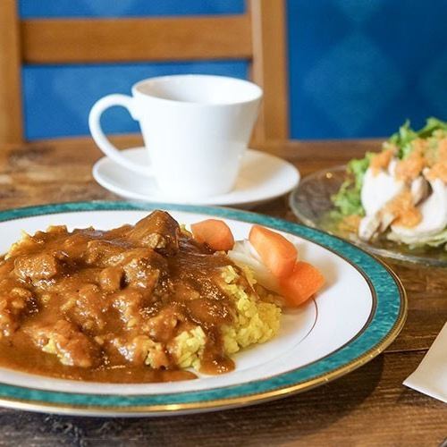 本格カレーを楽しめるお店。ランチはもちろん昼飲みもお気軽に！