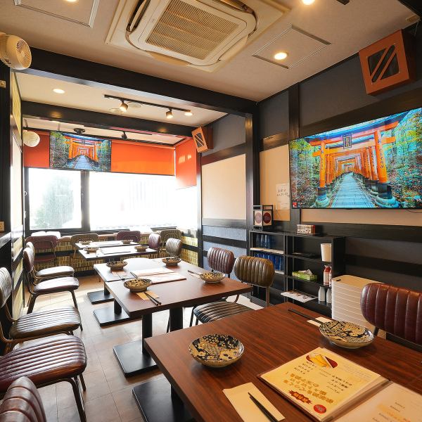 ≪アクセス≫「焼きそば らんまる」へは、JR鎌倉駅東口から徒歩約6分。小町通り沿いにあり、観光や食べ歩きの合間に立ち寄れる便利なロケーションです。周囲にはカフェやショップも充実しており、ランチやディナーに最適。女性同士やご家族での利用にもおすすめ。