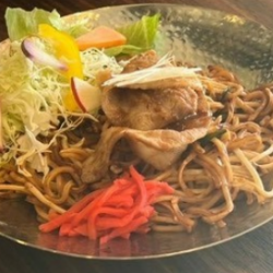 【名物】らんまる牛ホルモン味噌焼きそば