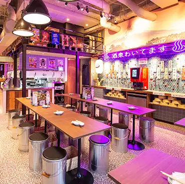 With its spacious interior, it's perfect for banquets for both small groups and large parties!