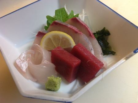 什錦生魚片 3