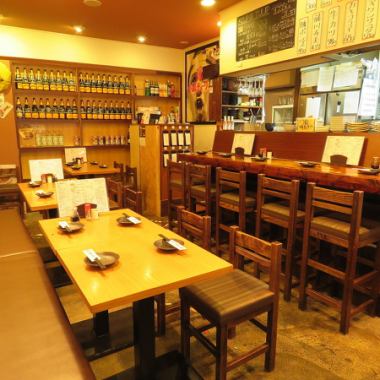 Table seats are available in 4 sets for 4 people ♪ The 2 sets in the middle can also be used in conjunction, so please use them for group drinking sessions!