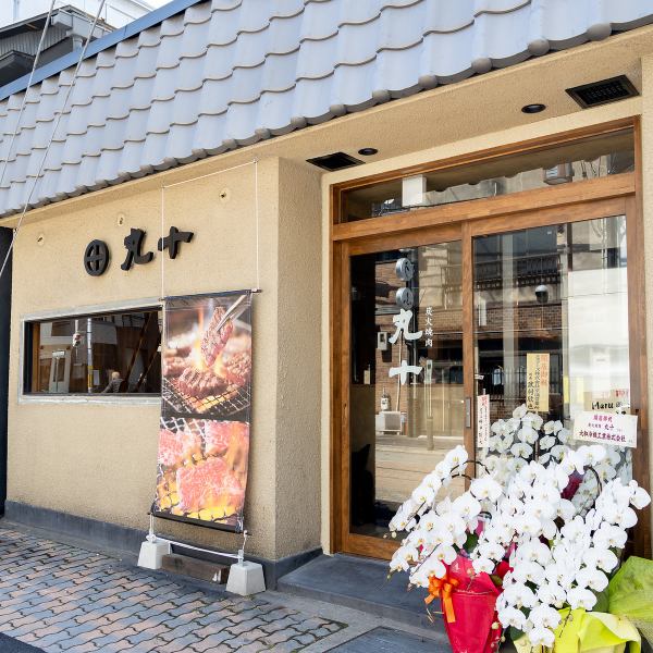 京都駅から徒歩約5分のところについにニューオープン！店内はモダンで落ち着いた大人の空間。少人数から中規模、大人数まで様々なシーンでご利用いただけます！