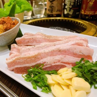 [深受女生欢迎◎]五花肉自助套餐<<共11道菜品>>3,000日元（含税）
