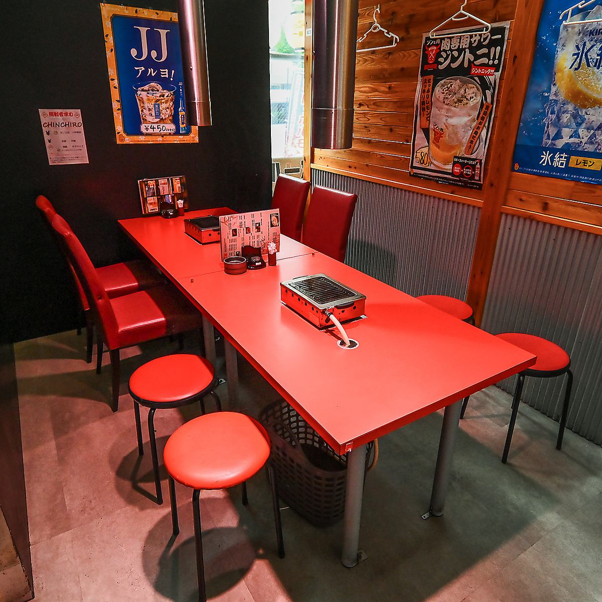 最大15名様までの利用が可能な個室席を完備！