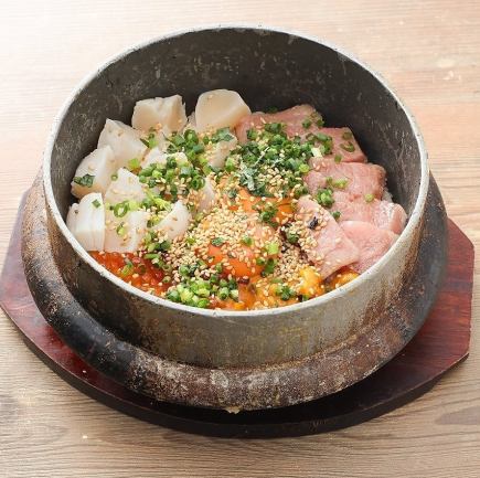 120 minutes of all-you-can-drink included [7,000 yen course] Perfect for year-end and New Year parties! 8 dishes including lean meat platter and luxurious seafood clay pot rice