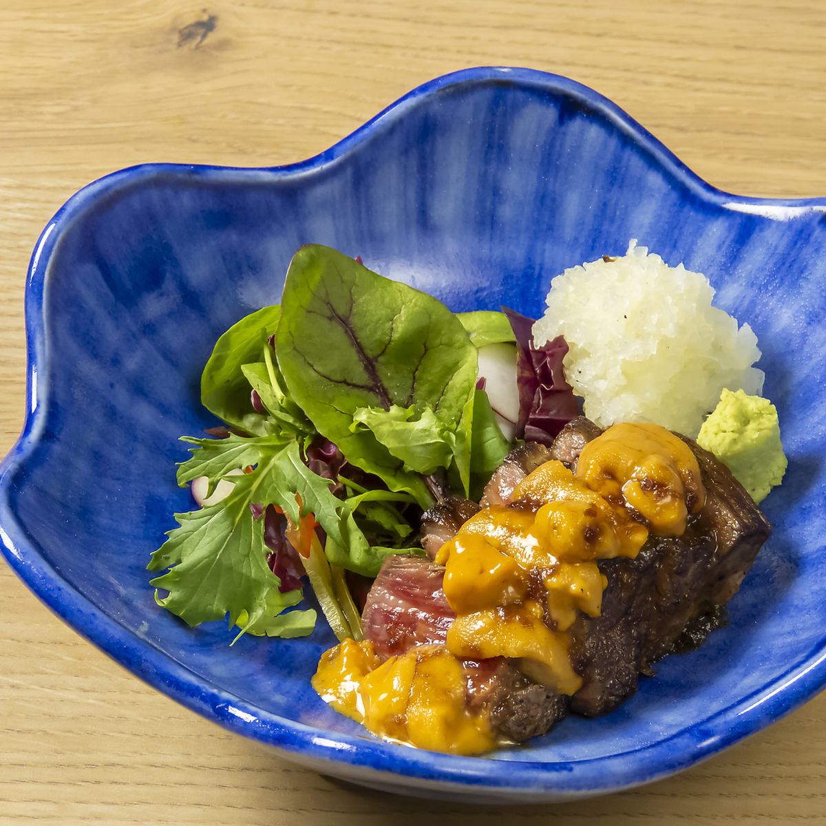 店主が厳選した「京都赤鳥」を、串焼きやタタキでご提供します♪