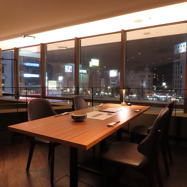 【テーブル/2～5名様】普段のお食事からハレの日まで、気軽にご利用いただけるテーブル席が人気です。他にも、デートにぴったりなカウンター席や、完全個室など様々なタイプのお席をご用意しております。