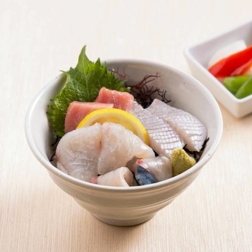 小さな海鮮丼