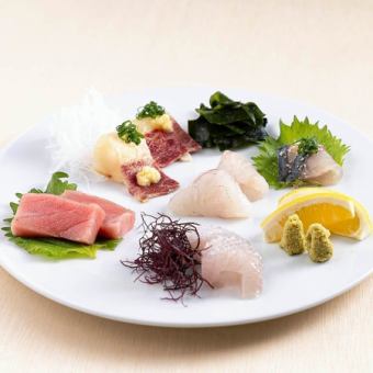 【7,500円コース】選べるもつ鍋と豚骨炊き餃子、鮮魚5点盛、旬菜と海老の天婦羅など勢揃い