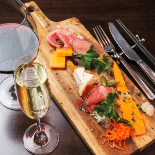 We offer a variety of shochu that pairs well with French cuisine.