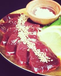 Limited stock.Horse liver sashimi.No fresh crunchy smell!There is also a private room for two people.Even one person can choose a counter seat or a private room seat.