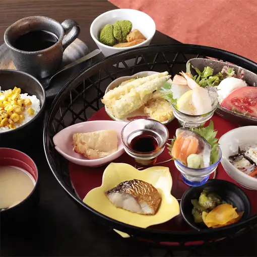 日曜から木曜の夜限定【夜でもお昼の御膳が注文できます・前日までの予約】山笠御膳３，５００円