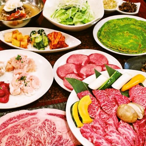 ◎Most popular [2-hour all-you-can-drink included] A5 rank domestic black 3-year-old heifer & carefully selected hormones, etc. 9 dishes total 7,700 yen (tax included)