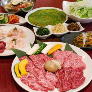 [Includes all-you-can-drink] 13,750 yen (tax included) Course Domestic 3-year-old heifer course ◇ Black Wagyu beef, hormone, tongue, 13 types in total