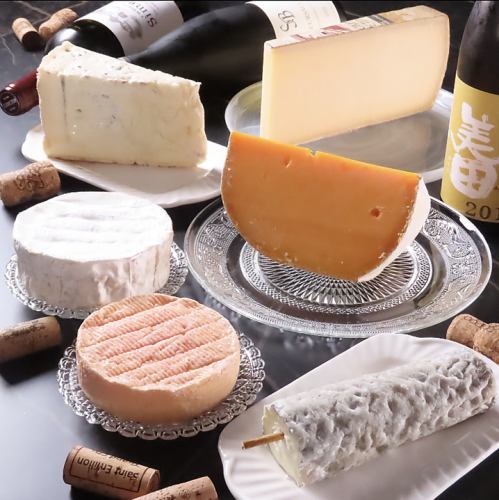 ワイン・お酒に合うチーズをご用意しております◎
