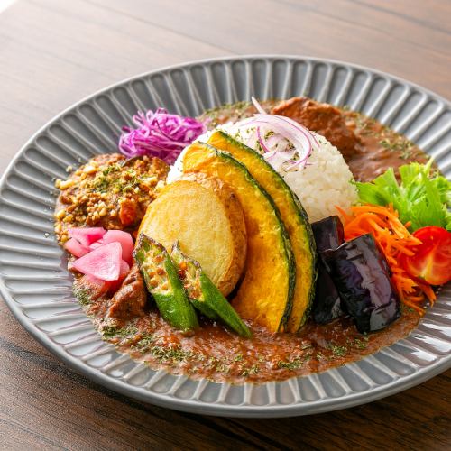 選べるトッピングをお得なカレーセット！