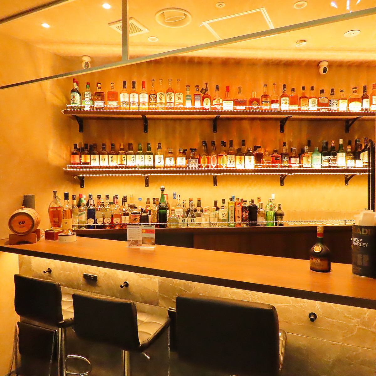 明るい雰囲気でオシャレな内観の店内♪写真映えも◎