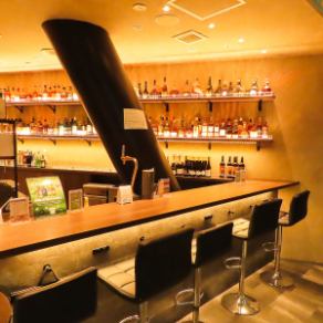 おひとり様からでも気軽にお越しいただけるカウンター席を10席ご用意させていただいております。