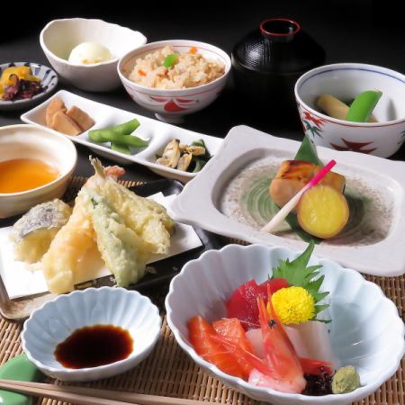 【秋葉(あきば)】鮮魚のお造り4種盛りや天ぷら盛り合わせなど全7品お得コース4900円(税込)