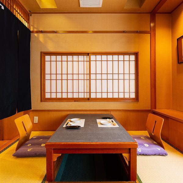 You can use a private room from 2 people so that you can relax and enjoy without worrying about the surroundings.A convenient location, 3 minutes on foot from the Chikushi exit of Hakata station, so it is ideal for entertaining guests and gathering with family and relatives.We have complete private room seats ranging from digging-out type seats to spacious table seats.