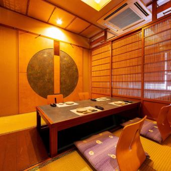 [Paulownia] Stretch your legs and relax [Semi-private room with horigotatsu (up to 12 people)] This is a horigotatsu seat for 6 people.The room partition can be widened to create a completely private room for up to 12 people.It is a seat that can also be used for dinner parties and face-to-face meetings with family and relatives.