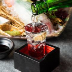 まずは一献、お刺身に合う日本酒を。