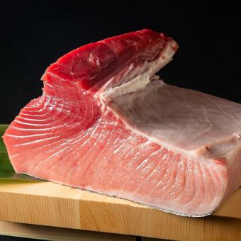 这次使用的金枪鱼是“长崎县高岛产的高岛蓝鳍金枪鱼”
