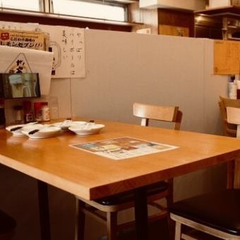 テーブル席をご用意しております。