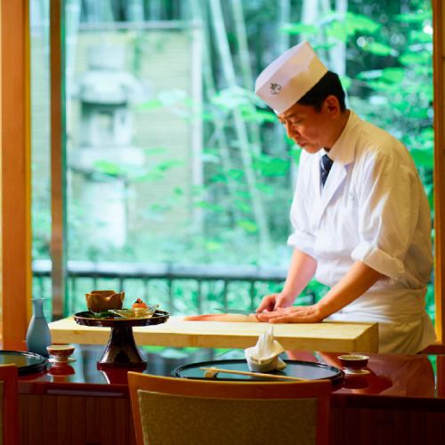 Please enjoy the Japanese cuisine of the craftsman