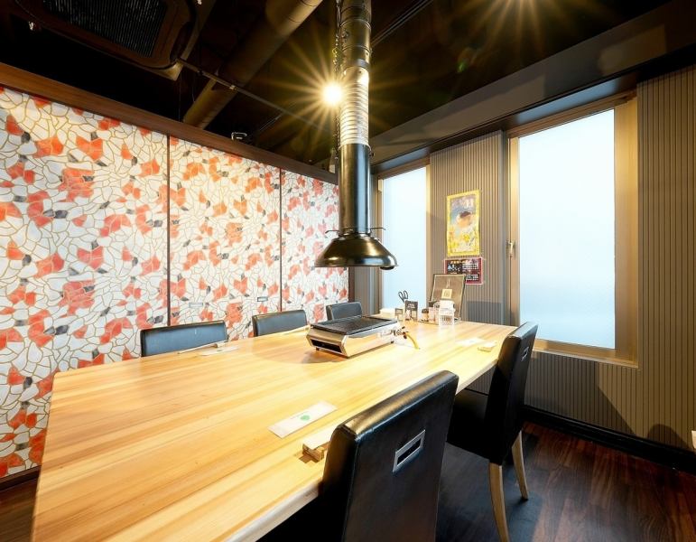 【アットホームな空間で、心安らぐお食事を。】当店は、アットホームで落ち着ける店内を大切にしています。温かみのあるインテリアと心地よい雰囲気の中で、ゆったりとお食事を楽しむことができます。友人や家族と共に、リラックスしたひとときを過ごしながら、こだわりの料理を心ゆくまでお楽しみください。