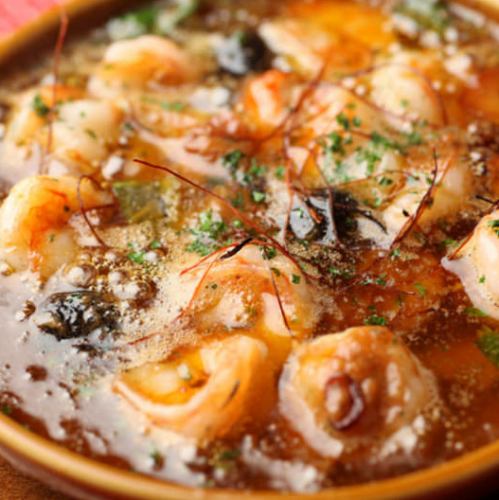 魚介と彩り温野菜のアヒージョ～焼きたてバケット付～