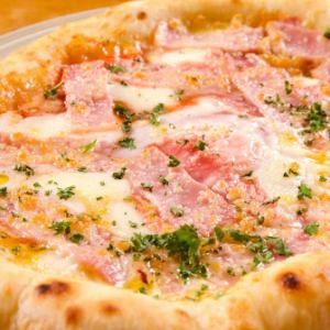厚切りベーコンと半熟玉子のビスマルク