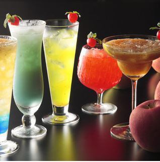 本格バーテンダーが作る500種類以上の豊富な飲放題カクテル♪