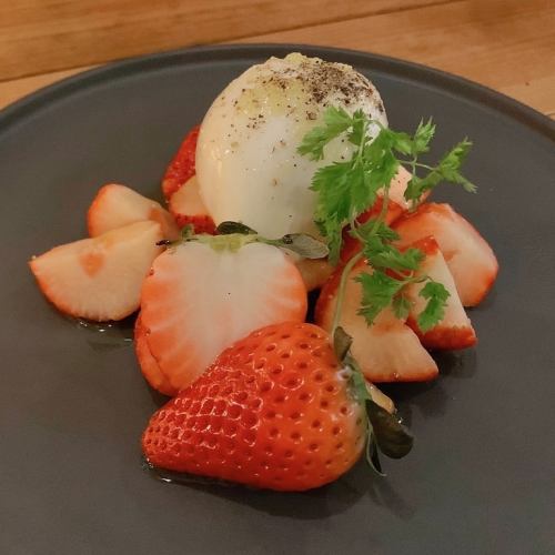 大粒越後姫とブラータチーズ(フル)