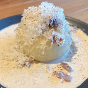 丸ごと新玉ねぎのコンフィ