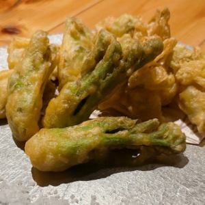 山菜のフリット たらの芽、つぼみ菜、ふきのとう