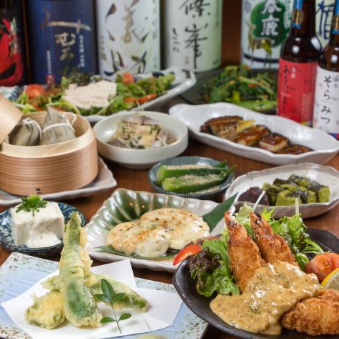 奈良の四季折々の野菜や郷土料理に名物の釜飯などと地酒を共に楽しめる野菜酒場です。