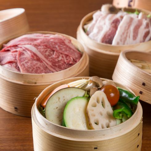 黒毛和牛のすきやきをご用意しています。上質なお肉を堪能下さい