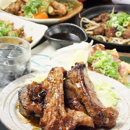 串カツ、唐揚、もつ鍋など串くし本舗の名物料理がつまったコース
