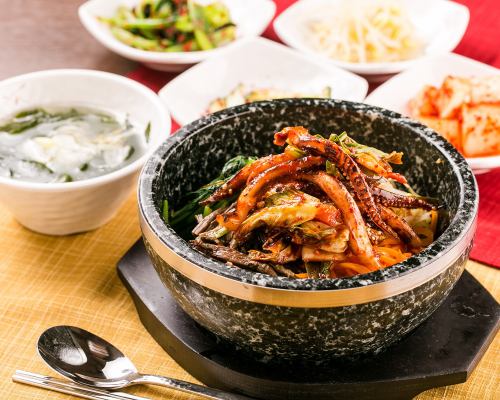 돌솥 오징어 비빔밥